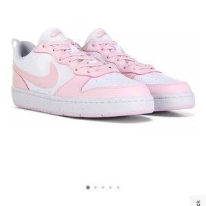 Nike Kids Low-Top Sneakers in Pink and White